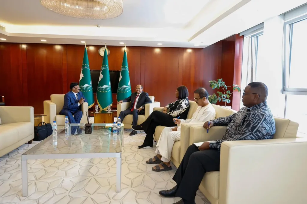 Coopération Afrique-Inde : Mahmoud Ali Youssouf échange avec le président de la Fondation économique Afrique-Inde