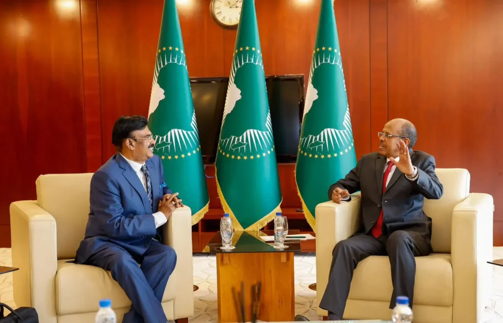 Cooperação África-Índia: Mahmoud Ali Youssouf reúne-se com o presidente da Fundação Econômica África-Índia