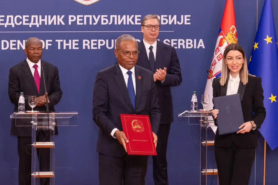Angola – Serbie : Les présidents João Lourenço et Aleksandar Vučić consolident les liens historiques et signent dix accords à Belgrade