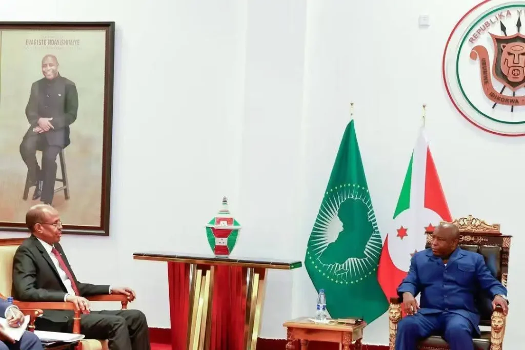 Union africaine : Mahmoud Ali Youssouf et Évariste Ndayishimiye renforcent la coordination continentale face à Ebola et aux défis sécuritaires