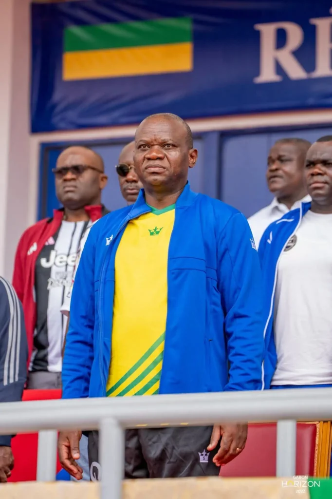 Gabon : les anciens membres du CTRI remportent le match de gala face aux parlementaires lors du Challenge sportif Inter-Forces du Président de la République