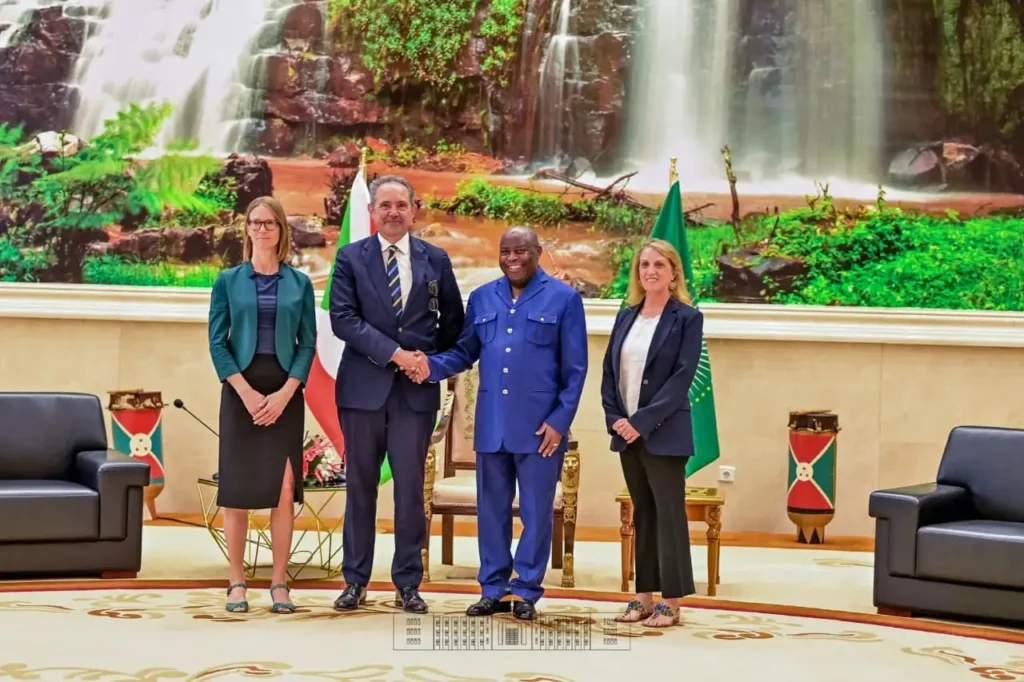 Burundi : S.E Évariste Ndayishimiye reçoit l’Envoyé spécial de l’UE pour les Grands Lacs, paix, coopération et Ebola au cœur des échanges