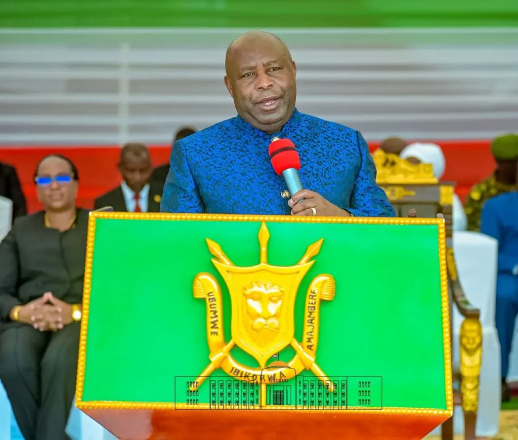 Burundi : Evariste Ndayishimiye ouvre l’année académique 2026-2027 de l’ISCAM et appelle les futurs officiers à l’excellence patriotique