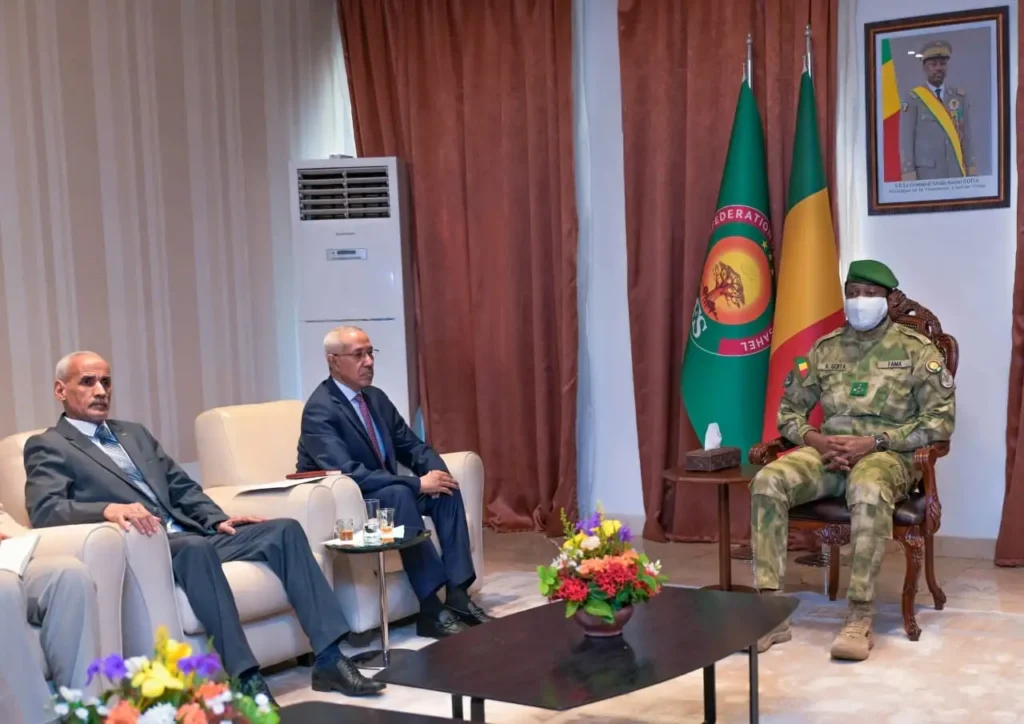 Mali / Mauritanie : Le ministre mauritanien de la défense Hanana Ould Sidi porteur d’un message du président Ghazouani à S.E Assimi Goïta