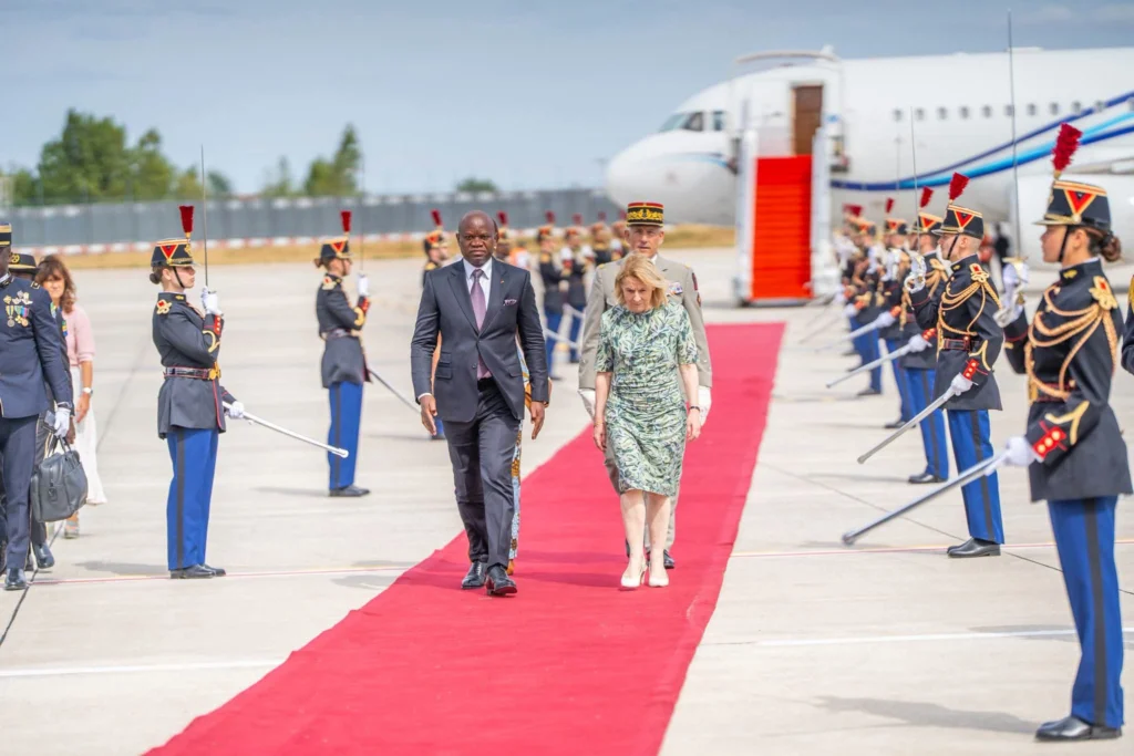 Brice Clotaire Oligui Nguema entame une visite d’État historique en France