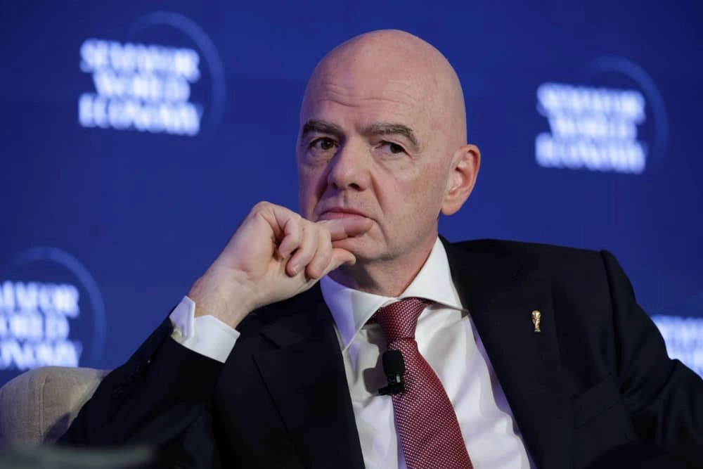 ÉLECTIONS PRÉSIDENTIELLES À LA FIFA : L’UEFA MET GIANNI INFANTINO SOUS PRESSION ET EXIGE DES COMPTES AVANT LE 02 NOVEMBRE Gianni Infantino, président de la FIFA